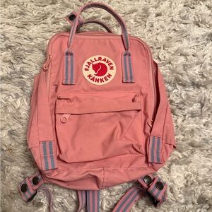 Fjallraven Kånken Mini Pink Backpack